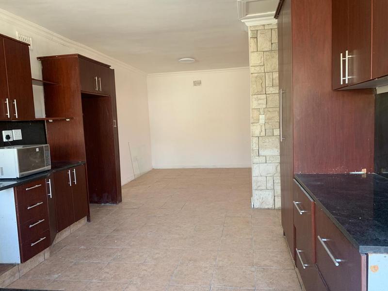 7 Bedroom Property for Sale in Belgravia Western Cape